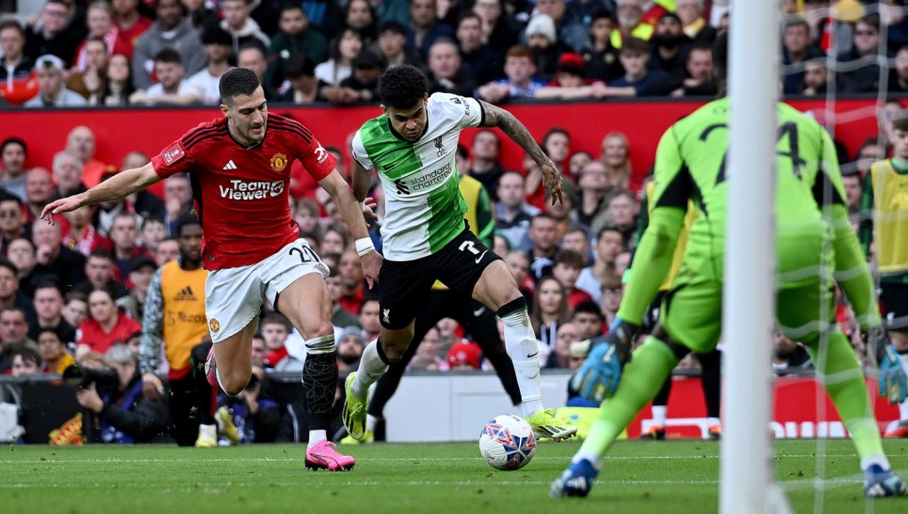 Manchester Utd vs Liverpool (22:30 – 17/03) | Xem lại trận đấu